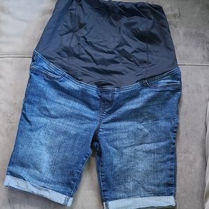 Maternity shorts